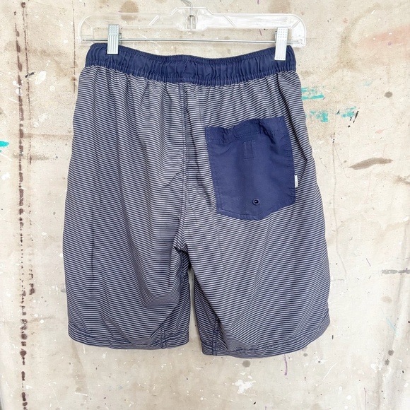 Vuori Kore Shorts in Navy Charcoal Stripe - Picture 4 of 5